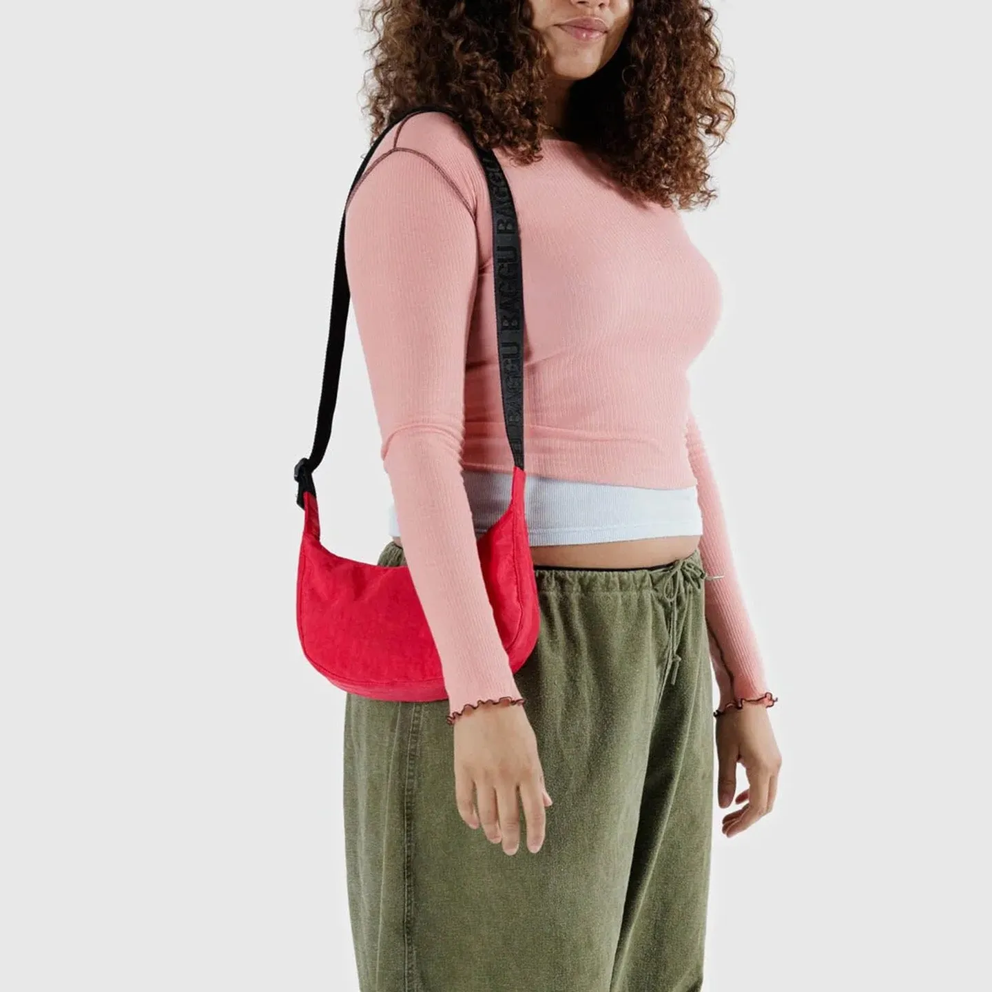 Baggu Small Crescent Bag / Candy Apple